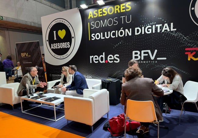 Reuniones profesionales en el estand de BFV Informática, en Accountex España.