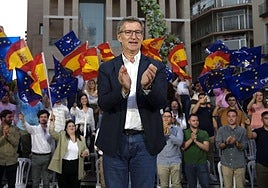 Alberto Núñez Feijóo, el pasado mes de mayo, en la plaza de Belluga de Murcia.