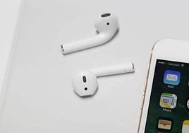 Imagen de archivo de unos auriculares inalámbricos