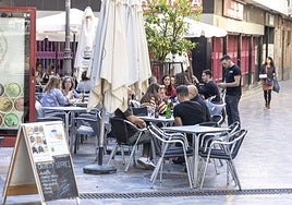 Una terraza en el centro de Cartagena.