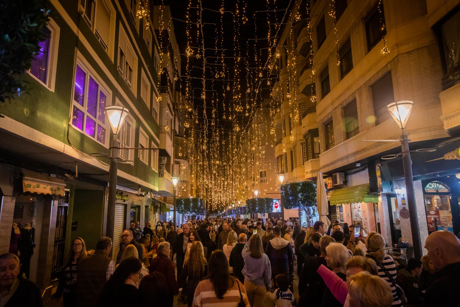 El encendido de las luces de Navidad de Torrevieja, en imágenes