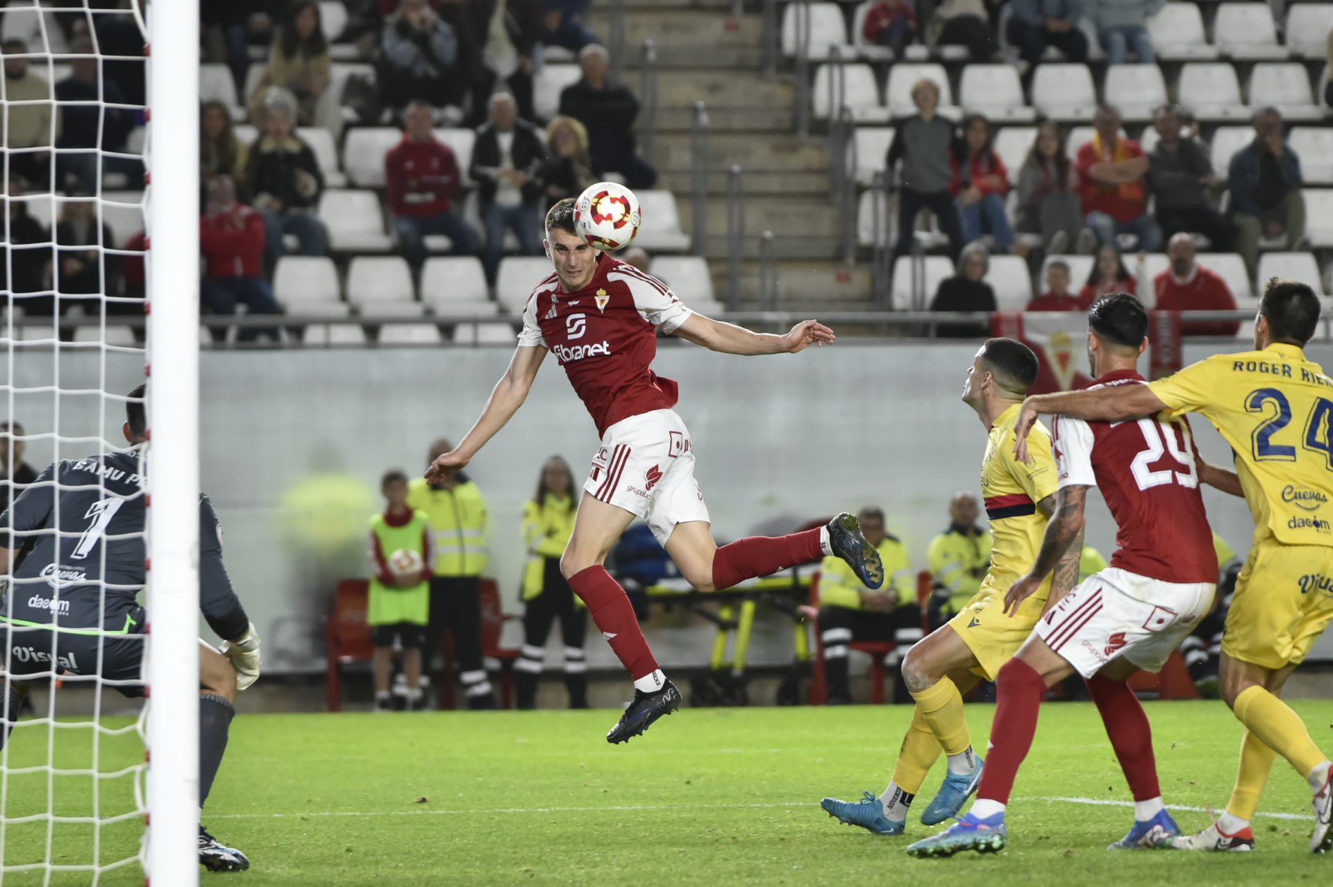 El empate del Real Murcia frente al Atlético Sanluqueño, en imágenes