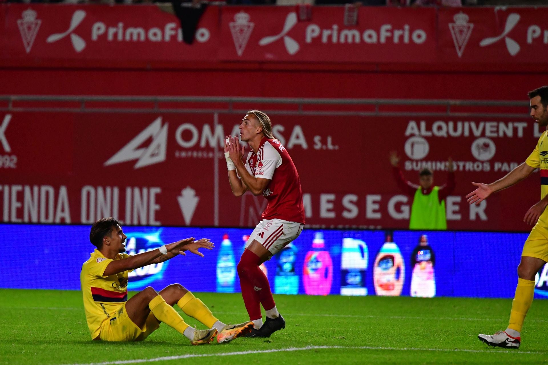 El empate del Real Murcia frente al Atlético Sanluqueño, en imágenes