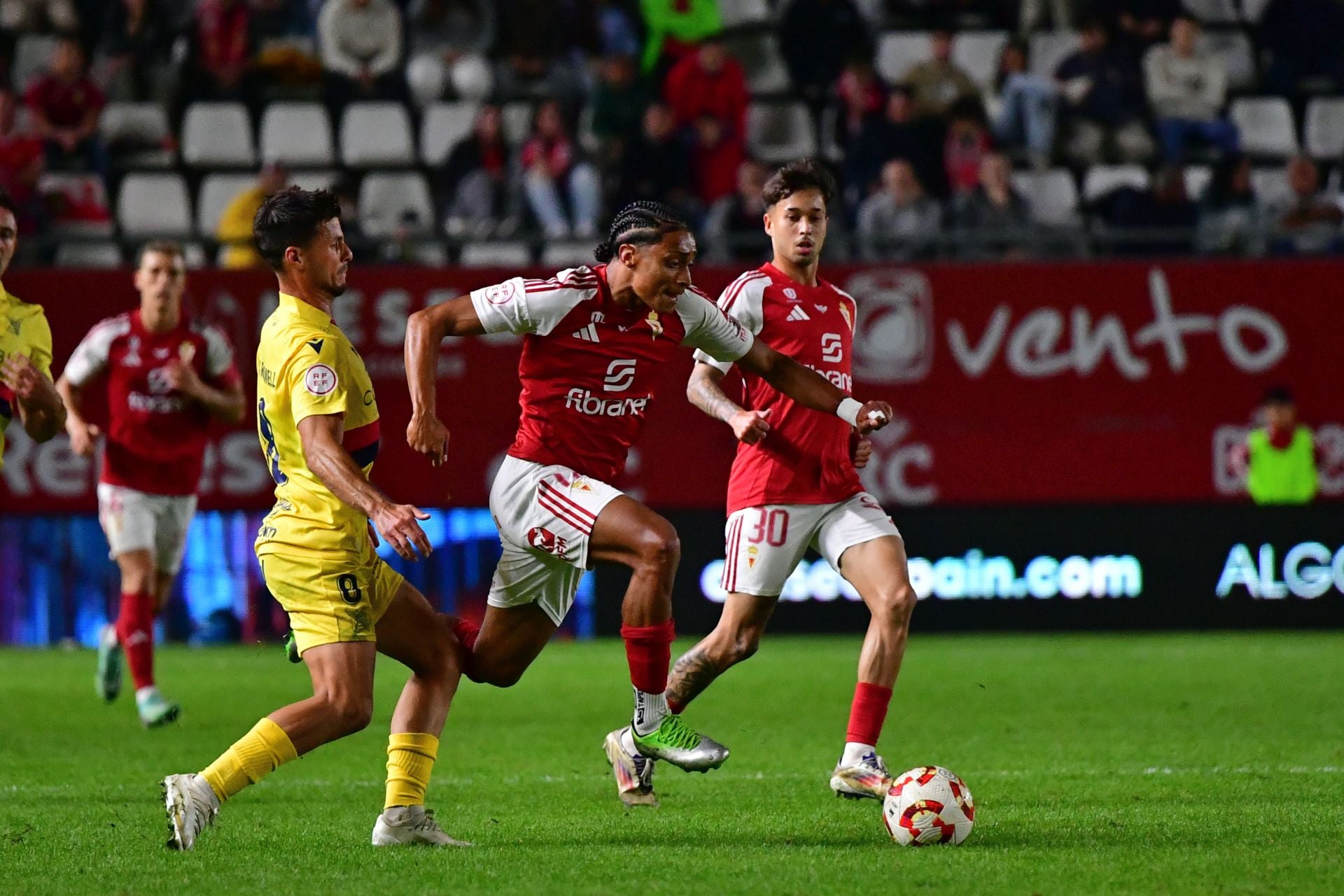 El empate del Real Murcia frente al Atlético Sanluqueño, en imágenes