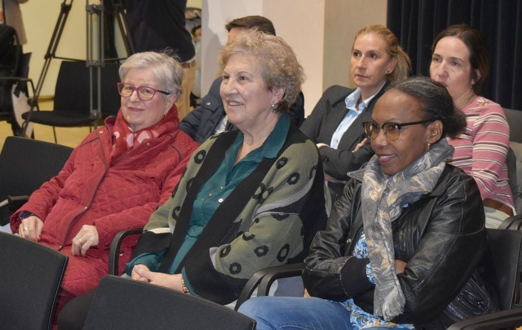 Unidad y Fraternidad entrega las microbecas y presenta concursos Día de la Fraternidad