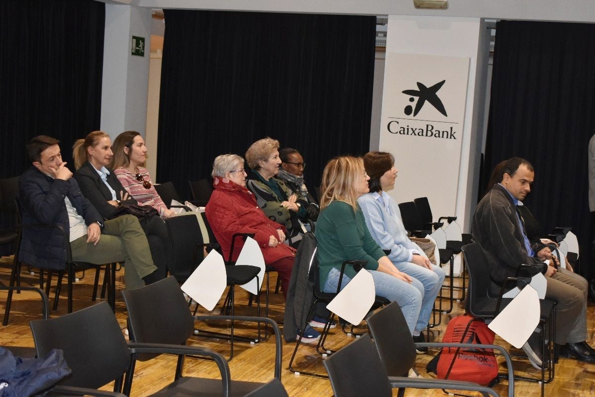 Unidad y Fraternidad entrega las microbecas y presenta concursos Día de la Fraternidad