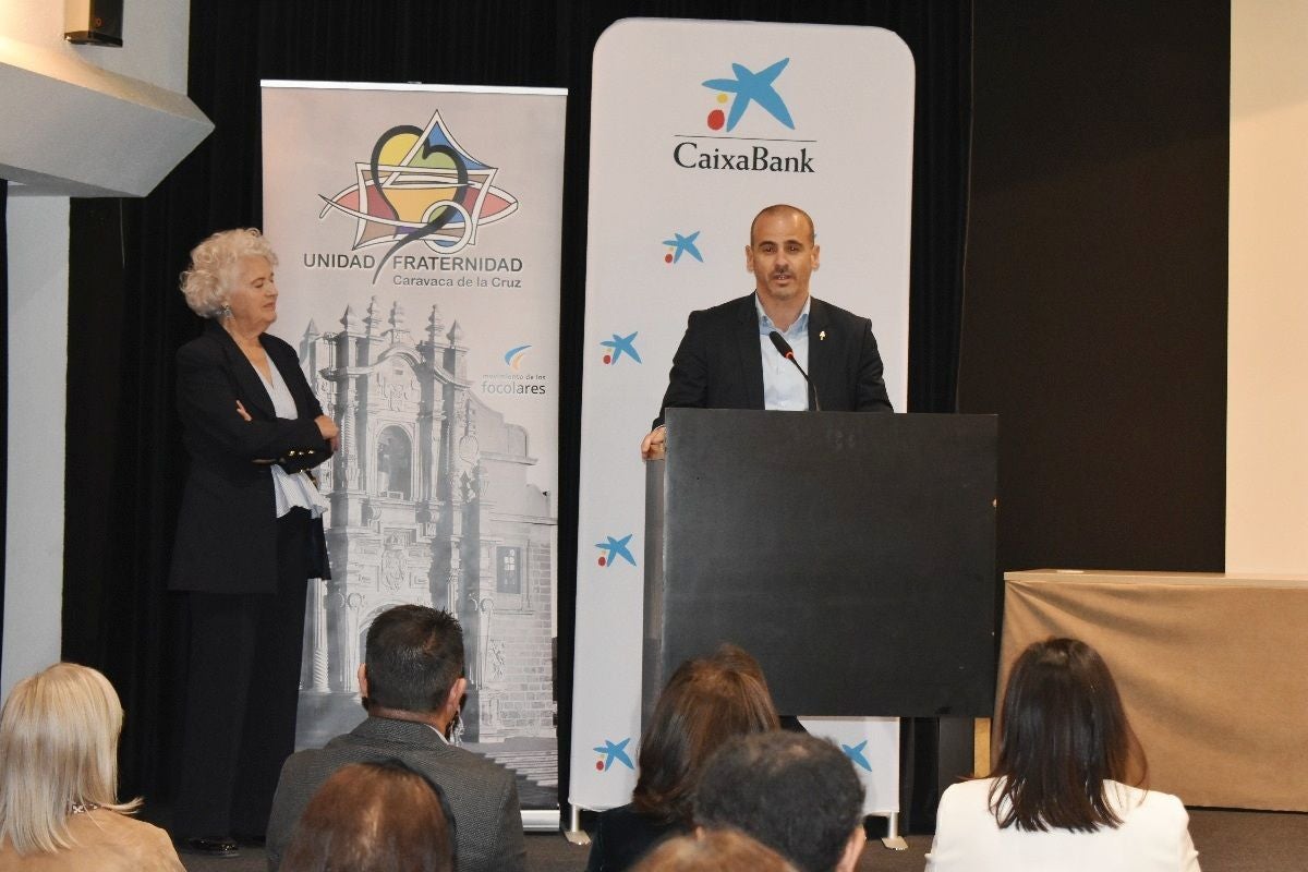 Unidad y Fraternidad entrega las microbecas y presenta concursos Día de la Fraternidad