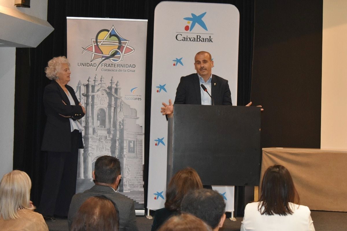 Unidad y Fraternidad entrega las microbecas y presenta concursos Día de la Fraternidad