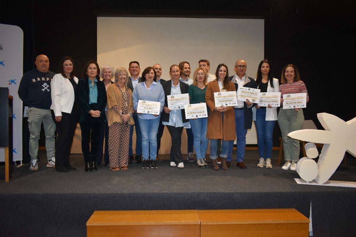 Unidad y Fraternidad entrega las microbecas y presenta concursos Día de la Fraternidad