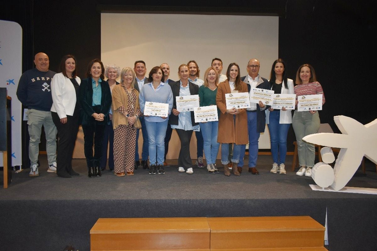 Unidad y Fraternidad entrega las microbecas y presenta concursos Día de la Fraternidad