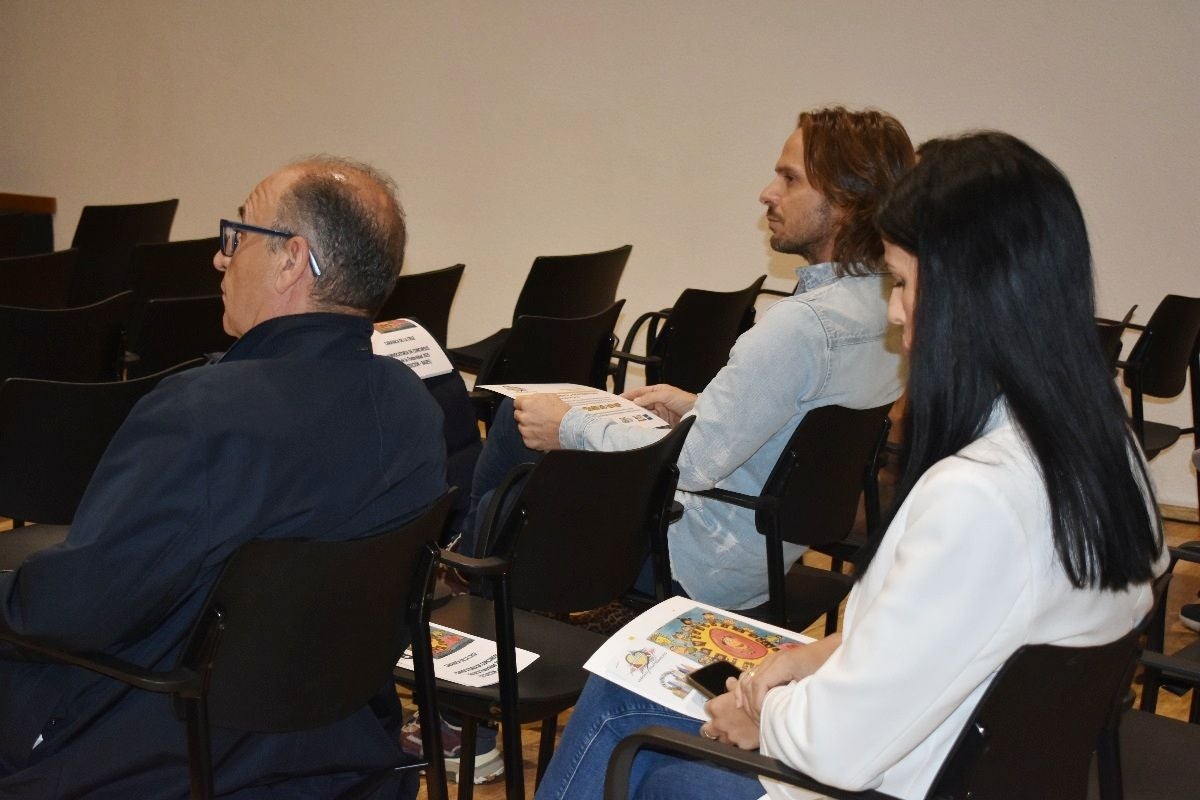 Unidad y Fraternidad entrega las microbecas y presenta concursos Día de la Fraternidad