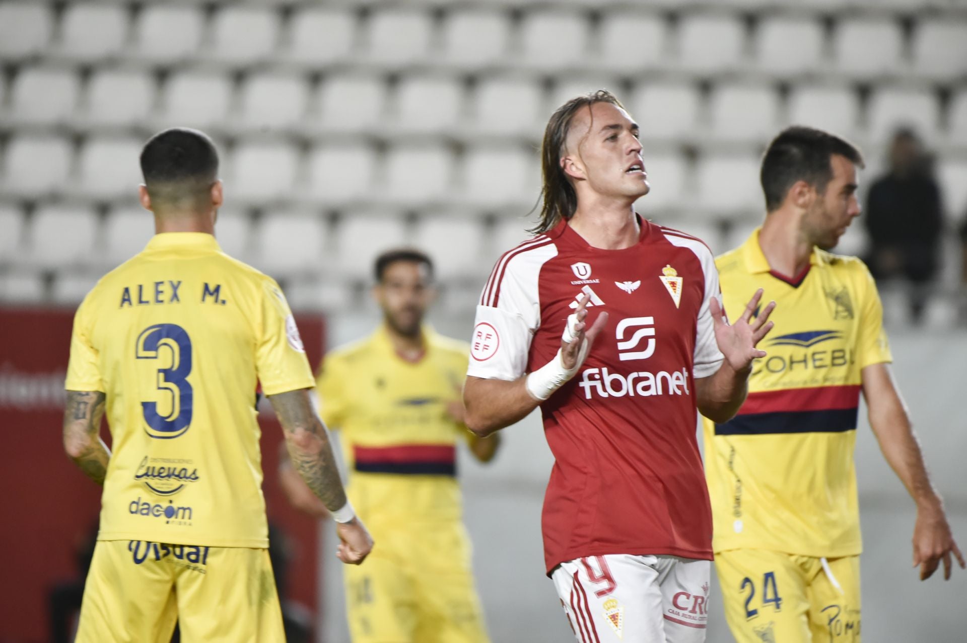 El empate del Real Murcia frente al Atlético Sanluqueño, en imágenes