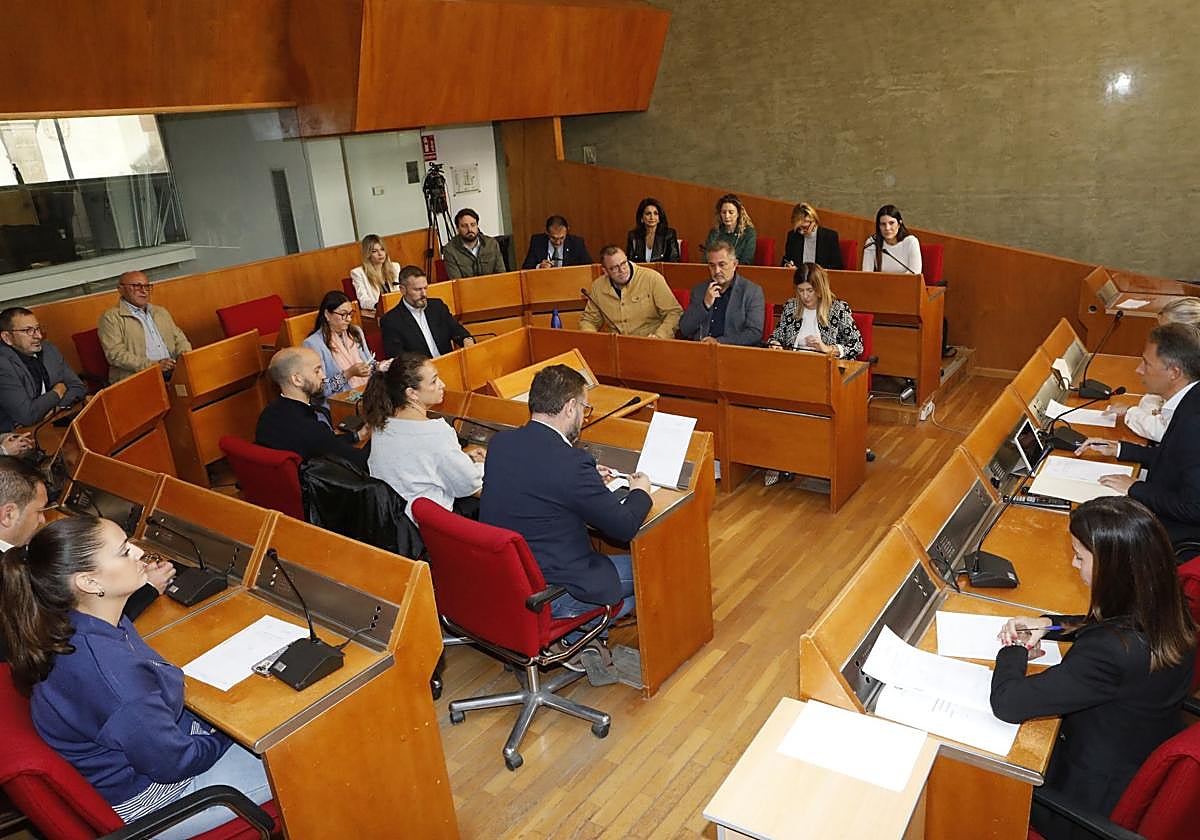 Imagen de archivo de un pleno en Lorca.