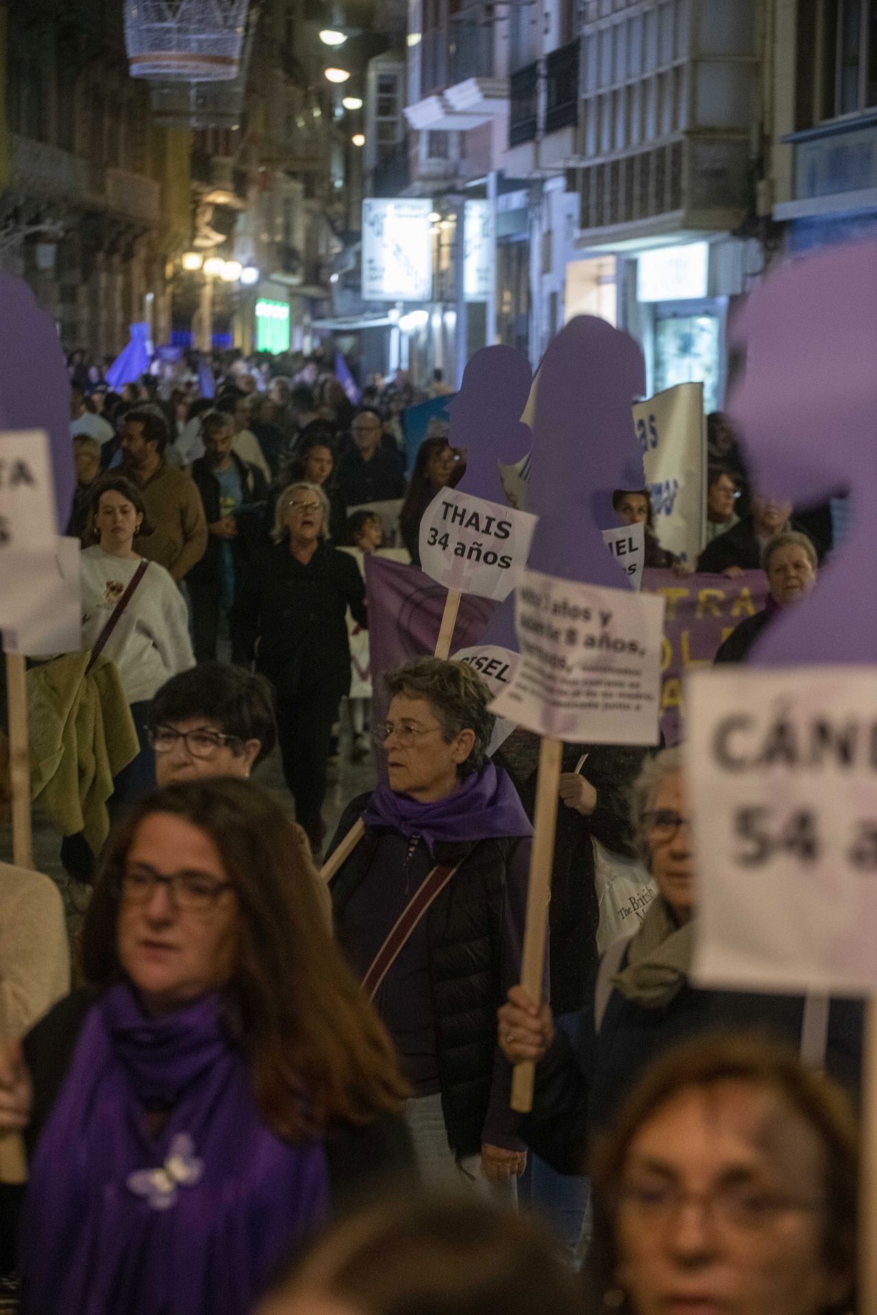 La manifestación contra la violencia machista en Cartagena, en imágenes