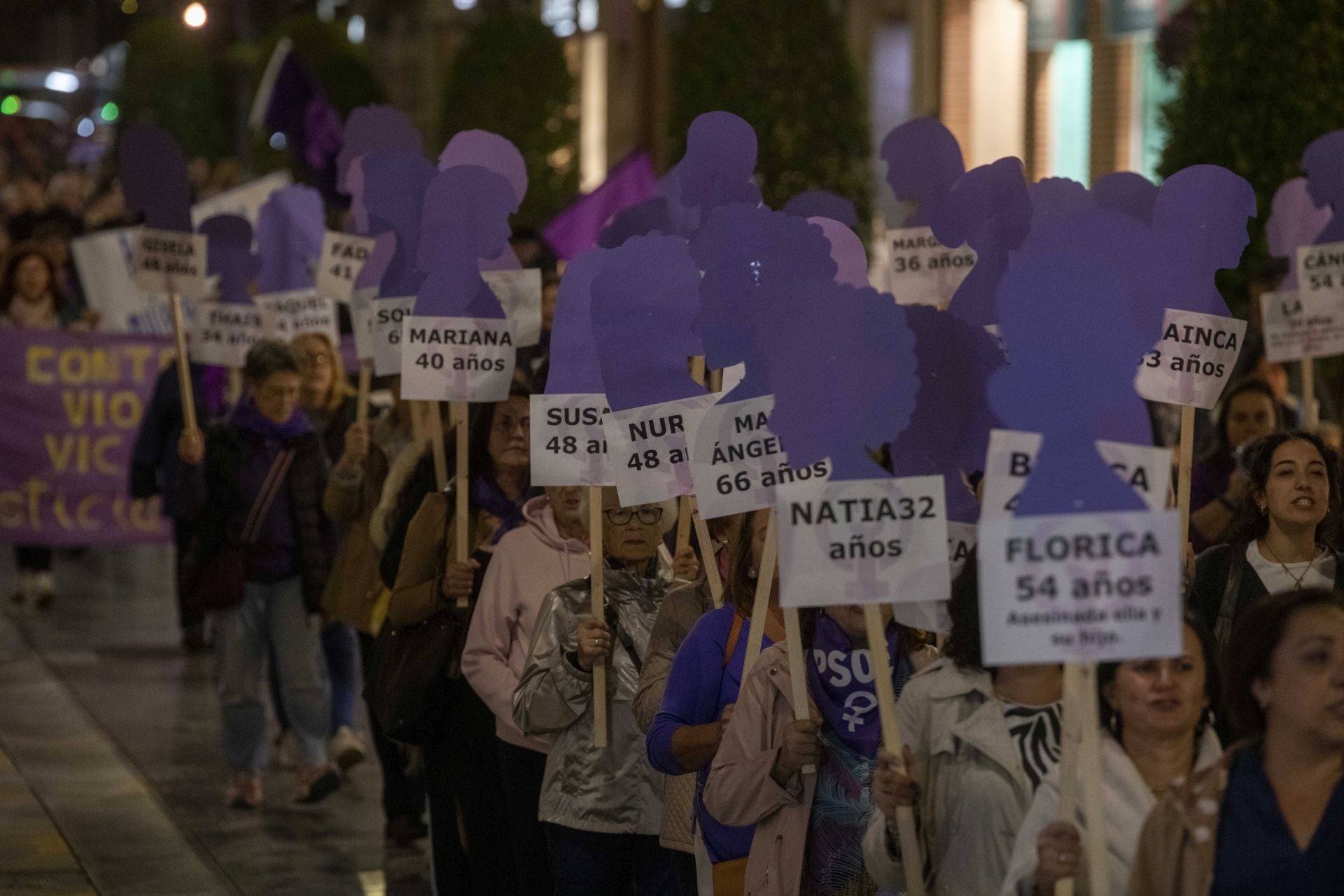 La manifestación contra la violencia machista en Cartagena, en imágenes