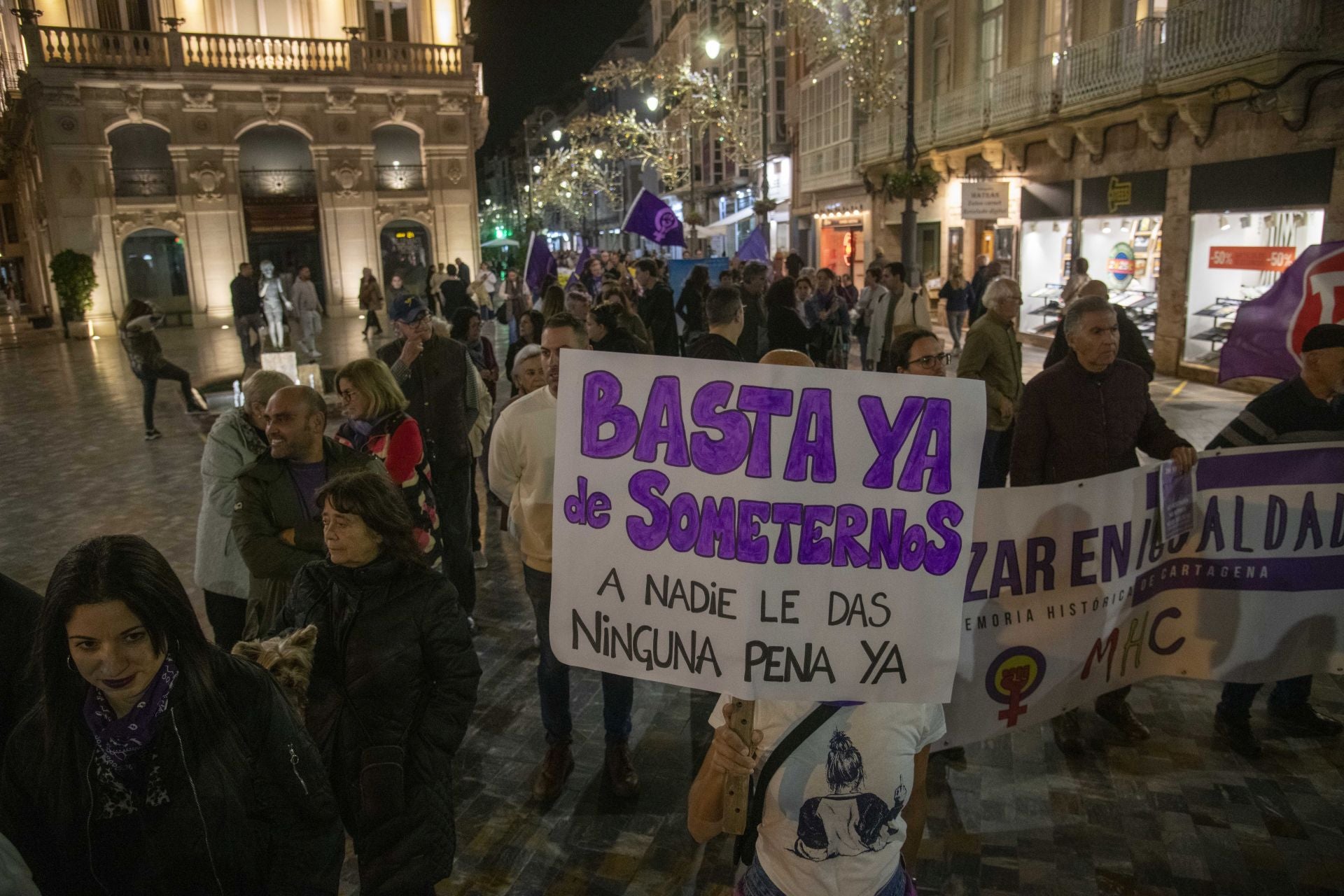 La manifestación contra la violencia machista en Cartagena, en imágenes