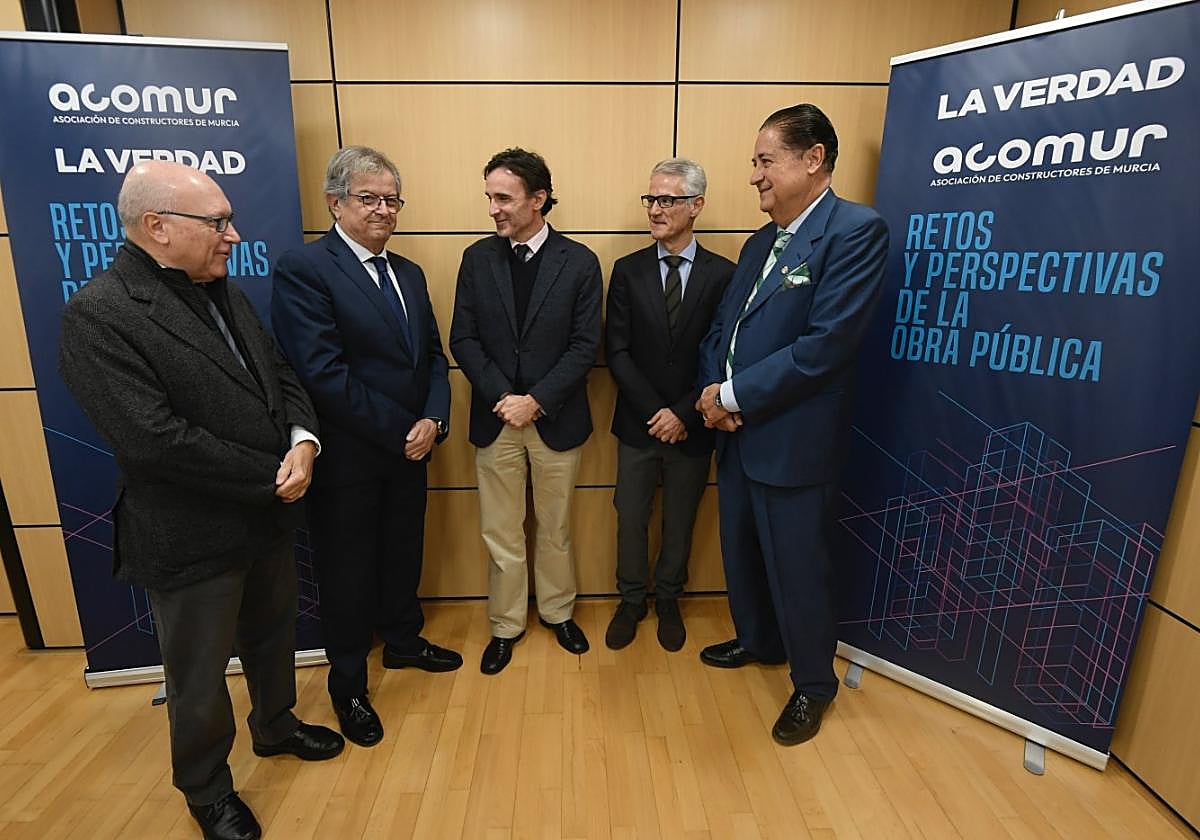 Protagonistas. En el encuentro, celebrado ayer en LA VERDAD, intervinieron José Juan González, Ramón Madrid, Jorge García Montoro, Antonio Moreno y Pedro de los Santos Jiménez.