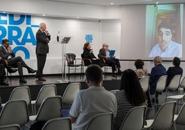 Momento durante el acto de entrega del II Premio de Novela de la Fundación Mediterráneo.