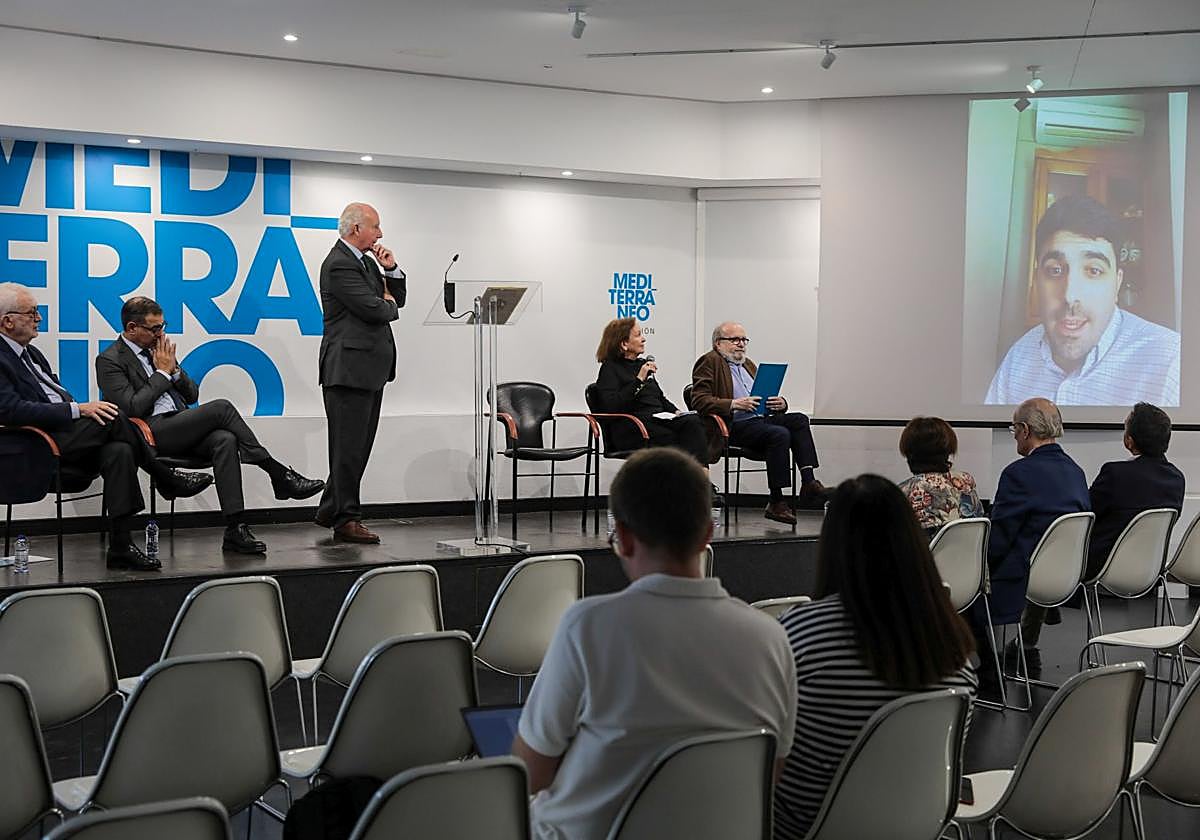 Momento durante el acto de entrega del II Premio de Novela de la Fundación Mediterráneo.