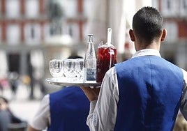 Imagen de archivo de un camarero.