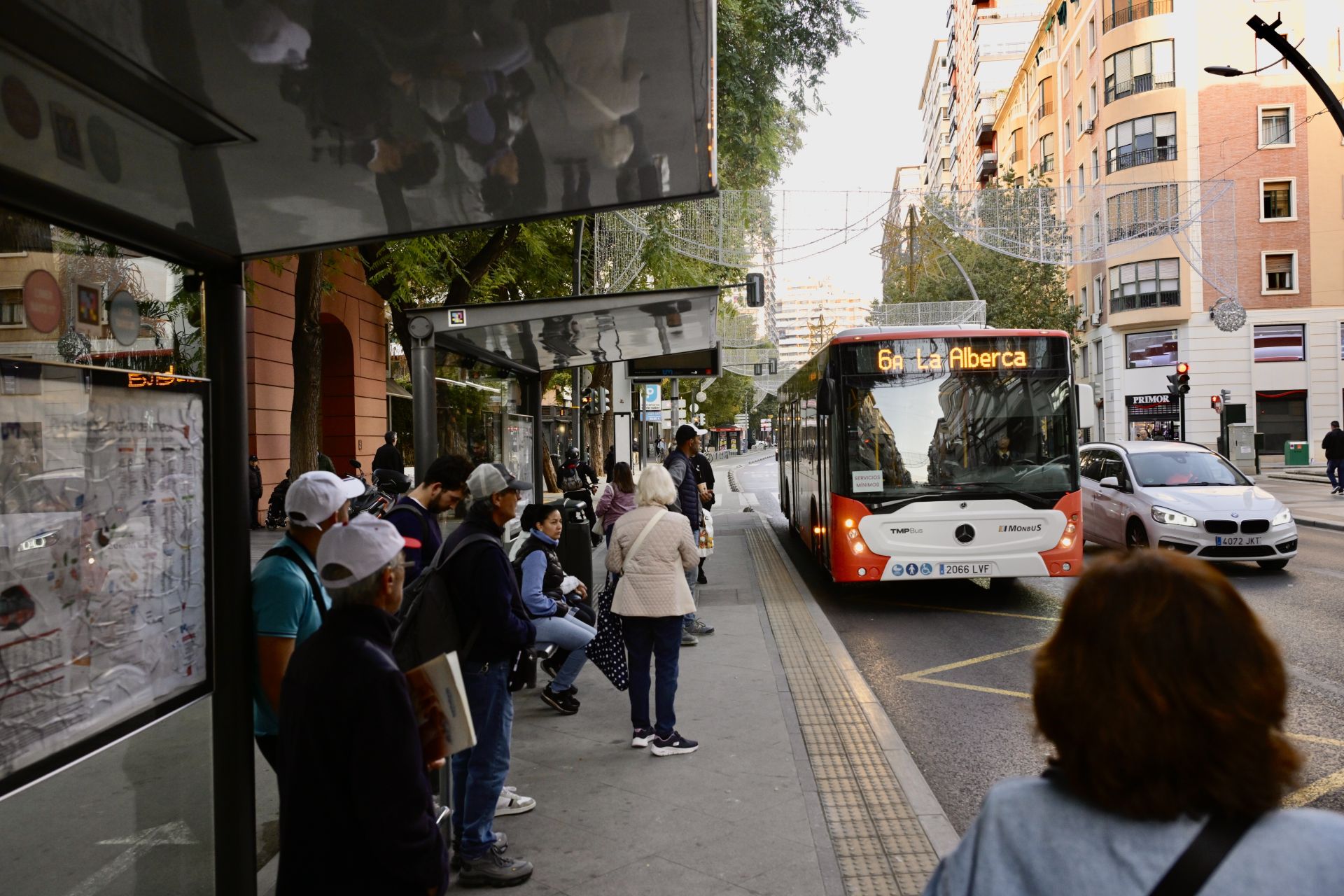 Servicios mínimos en Murcia durante la huelga de transportes de este viernes, en imágenes
