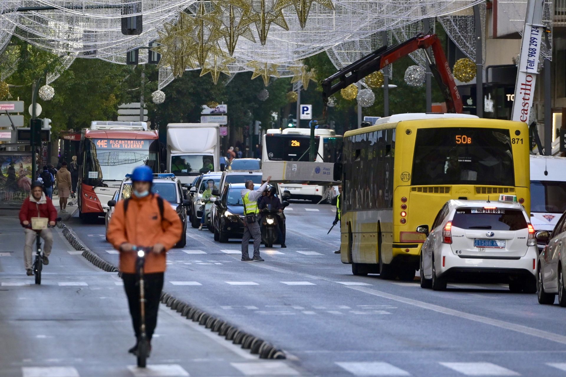 Servicios mínimos en Murcia durante la huelga de transportes de este viernes, en imágenes