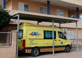 Imagen de archivo de una unidad móvil de emergencias.