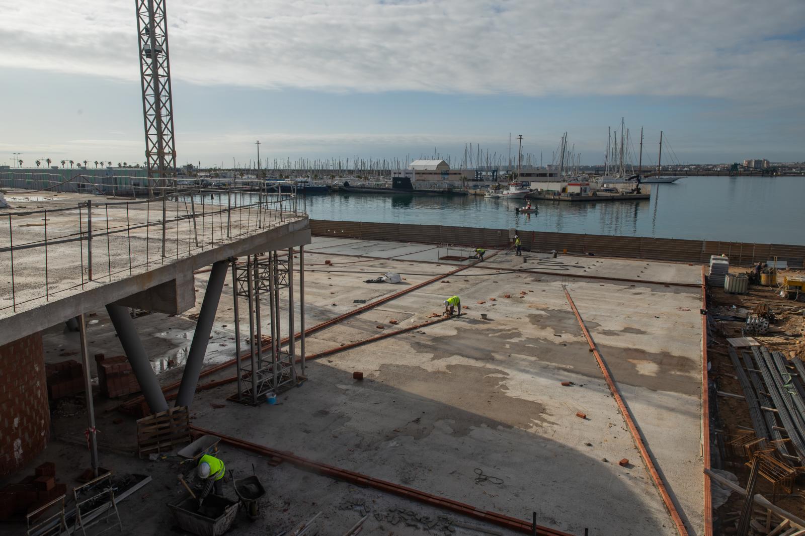 Las imágenes de las obras del nuevo centro de ocio del puerto de Torrevieja