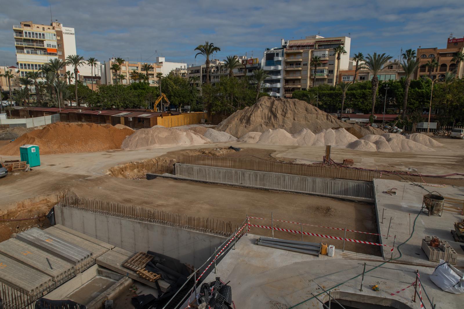 Las imágenes de las obras del nuevo centro de ocio del puerto de Torrevieja