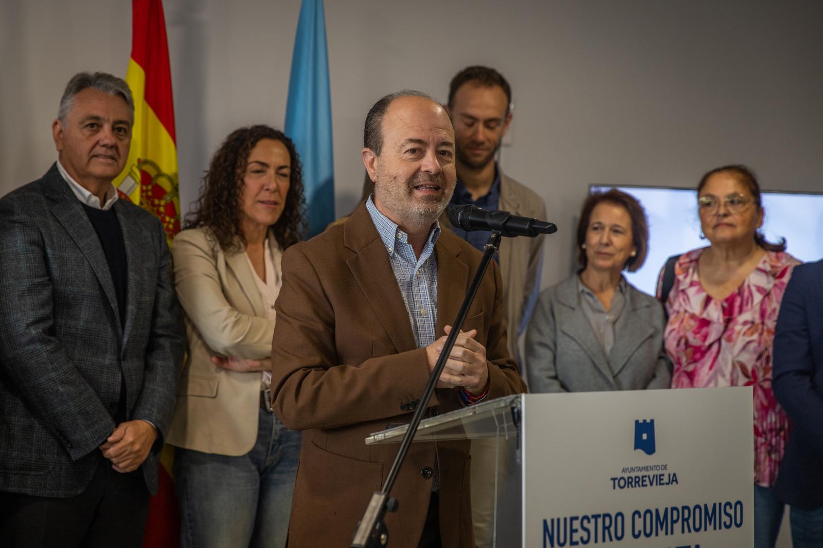 La inauguración del nuevo pabellón polideportivo de La Mata, en imágenes