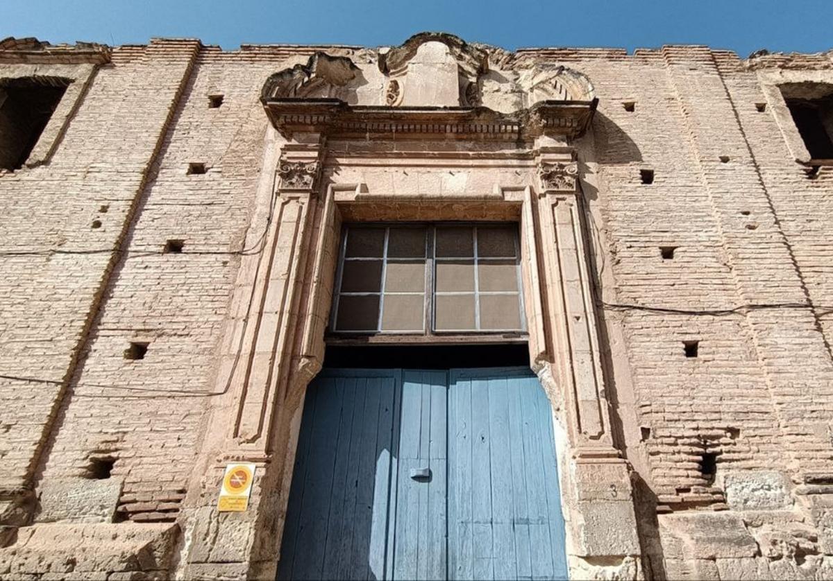 Fachada principal del convento de los Mínimos de Alcantarilla.