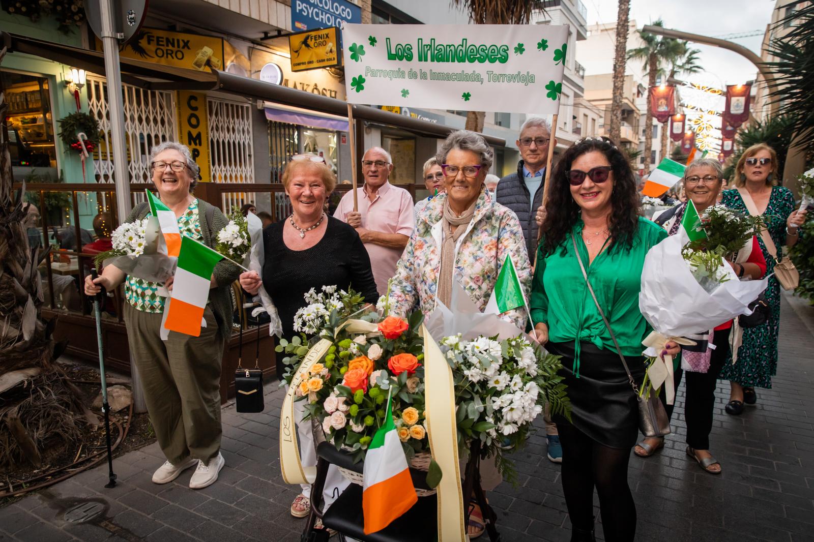 Las imágenes de la ofrenda floral a la Purísima en Torrevieja