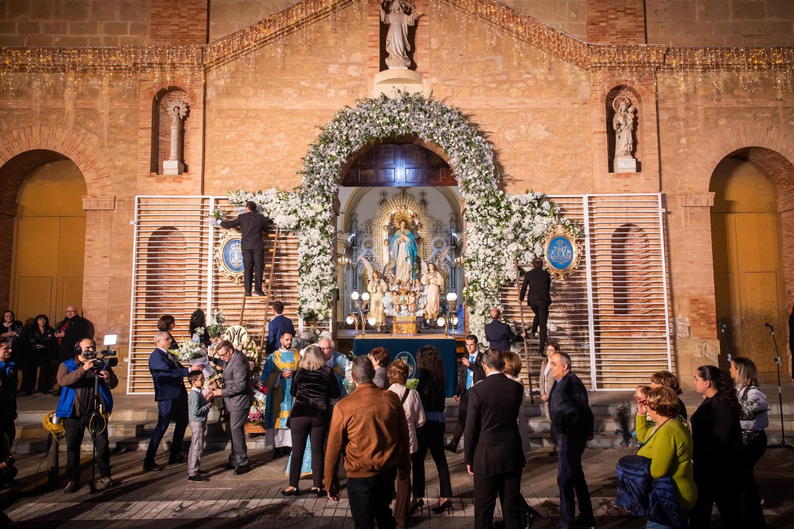 Las imágenes de la ofrenda floral a la Purísima en Torrevieja