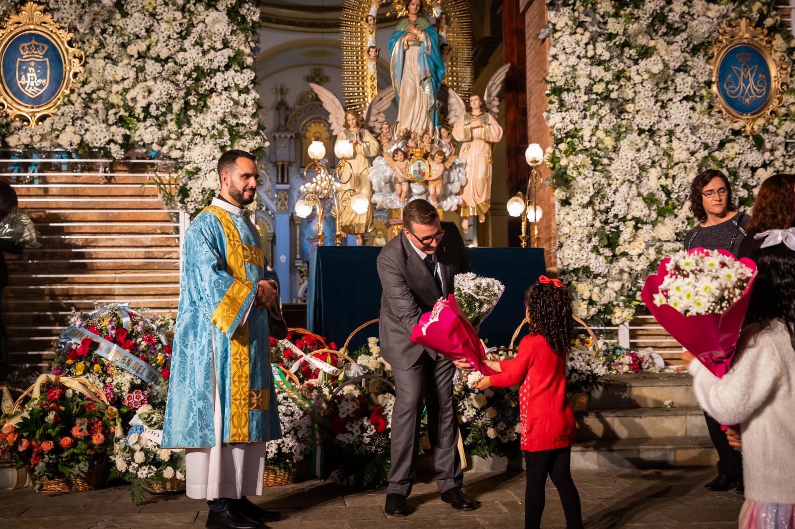 Las imágenes de la ofrenda floral a la Purísima en Torrevieja