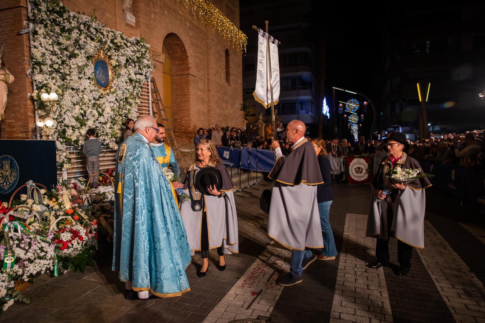 Las imágenes de la ofrenda floral a la Purísima en Torrevieja