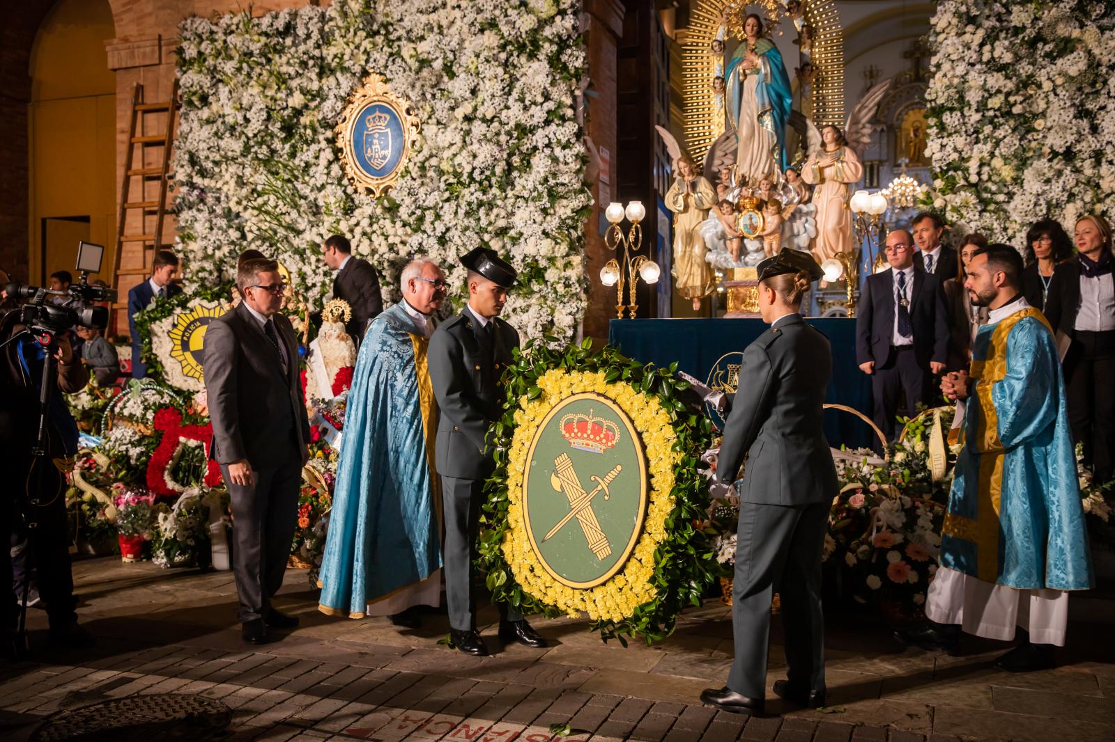 Las imágenes de la ofrenda floral a la Purísima en Torrevieja