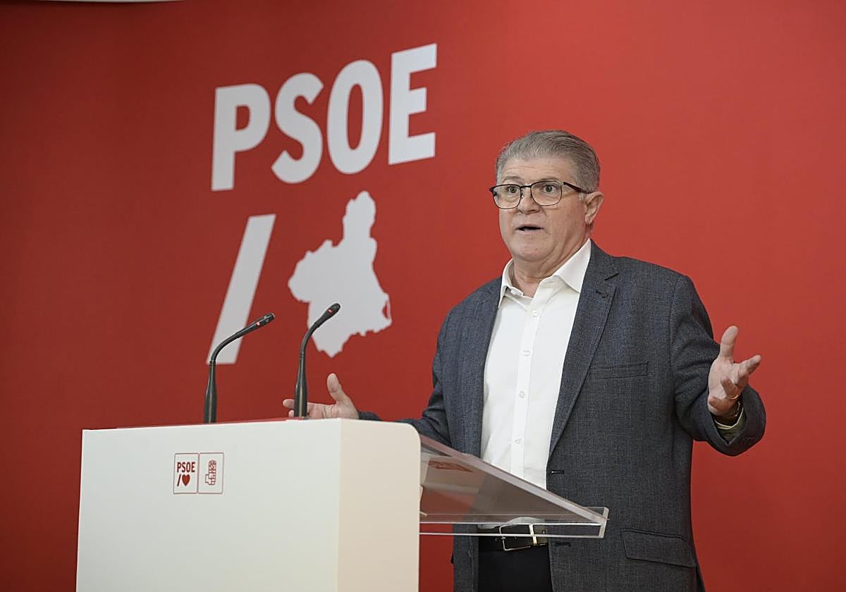 José Vélez, este lunes, en rueda de prensa.
