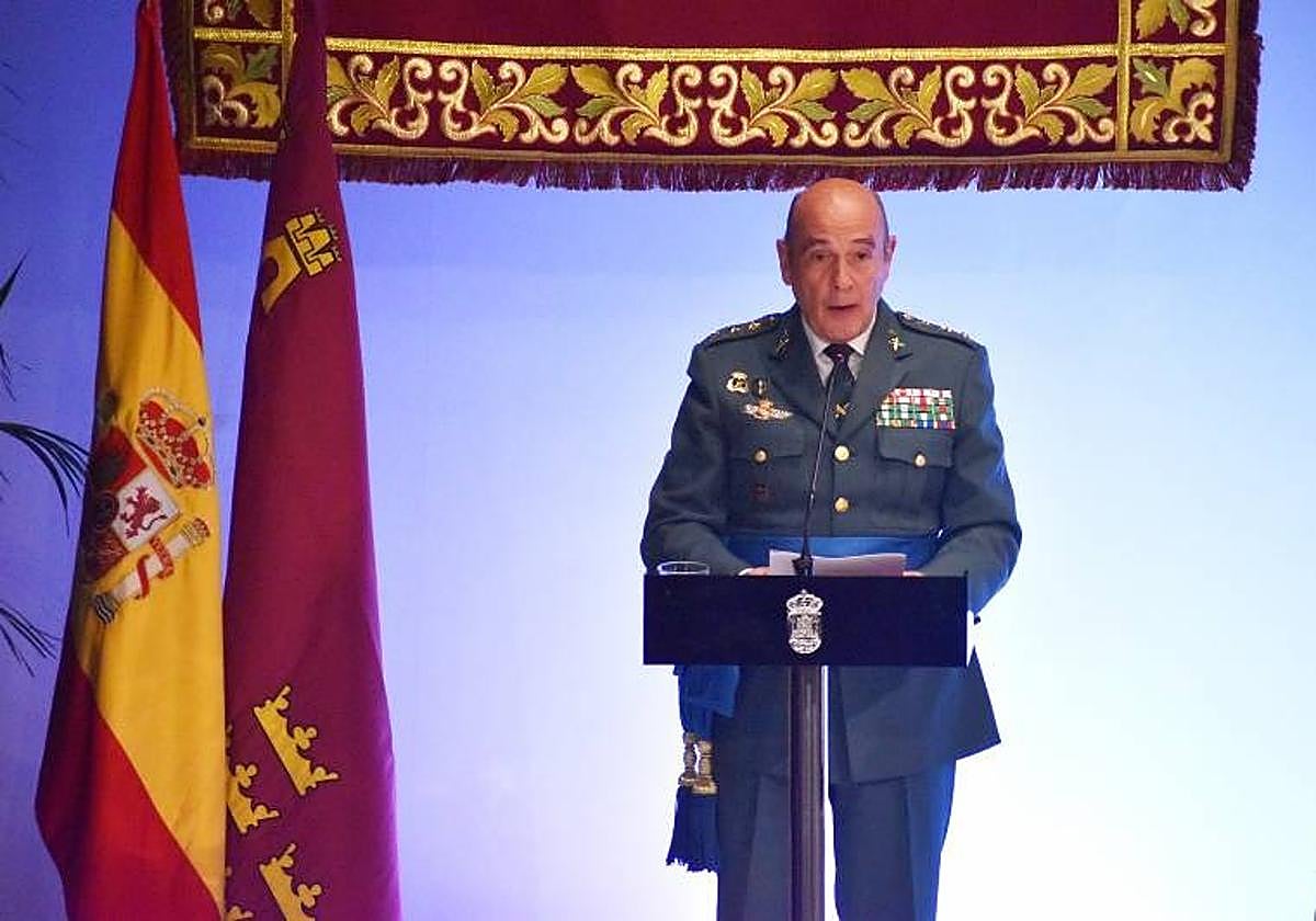 Pérez de los Cobos, durante su ponencia.