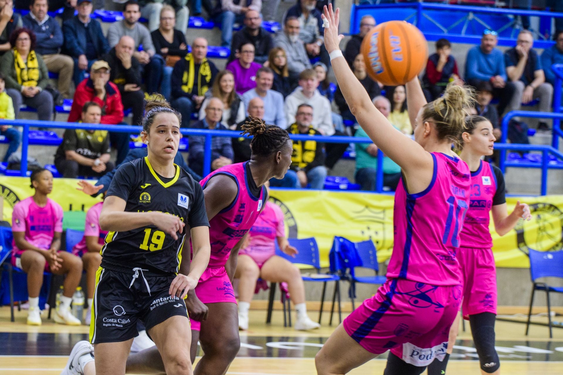 La victoria del Hozono Global Jairis ante el Spar Gran Canaria, en imágenes