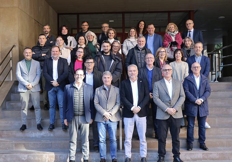 Asistentes al acto de celebración del día de la Constitución en el Campus de Orihuela.