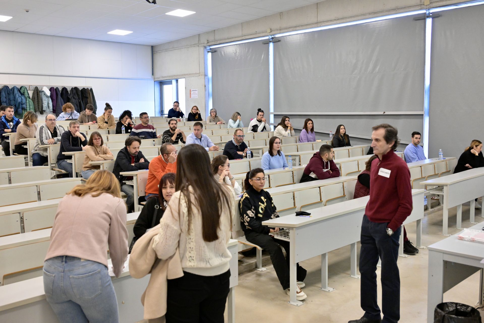 Las oposiciones de la Administración General del Estado en la Región de Murcia, en imágenes