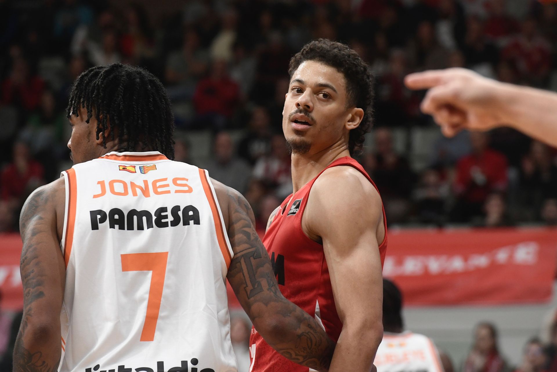 El partido entre el UCAM Murcia y el Valencia Basket, en imágenes