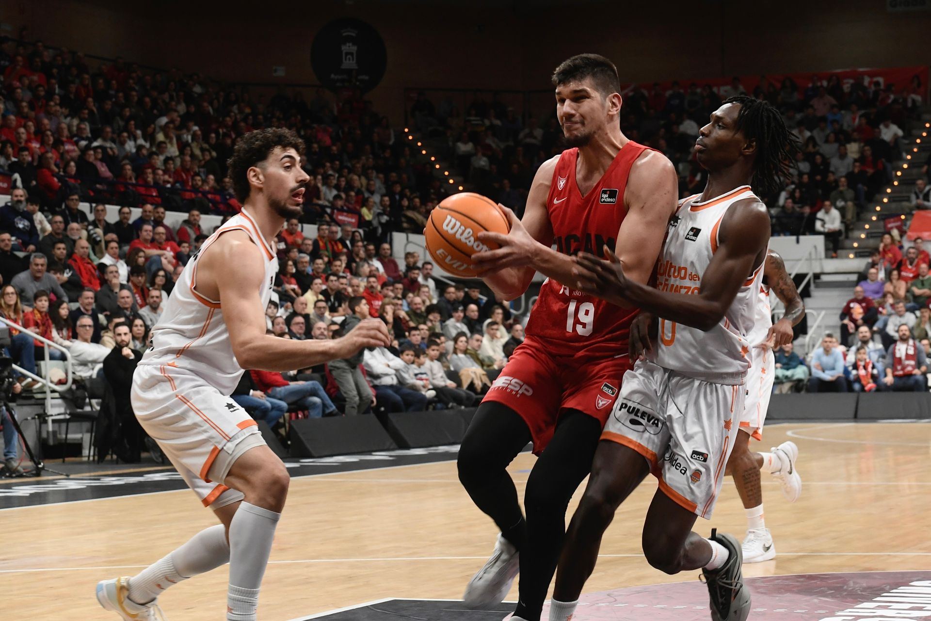 El partido entre el UCAM Murcia y el Valencia Basket, en imágenes