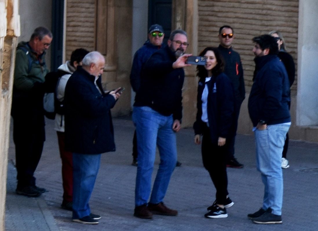 Imágenes de la visita de Díaz Ayuso - I Centro de Acogida