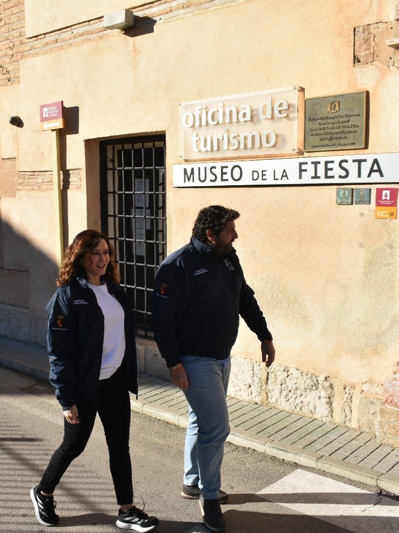 Imágenes de la visita de Díaz Ayuso - I Centro de Acogida