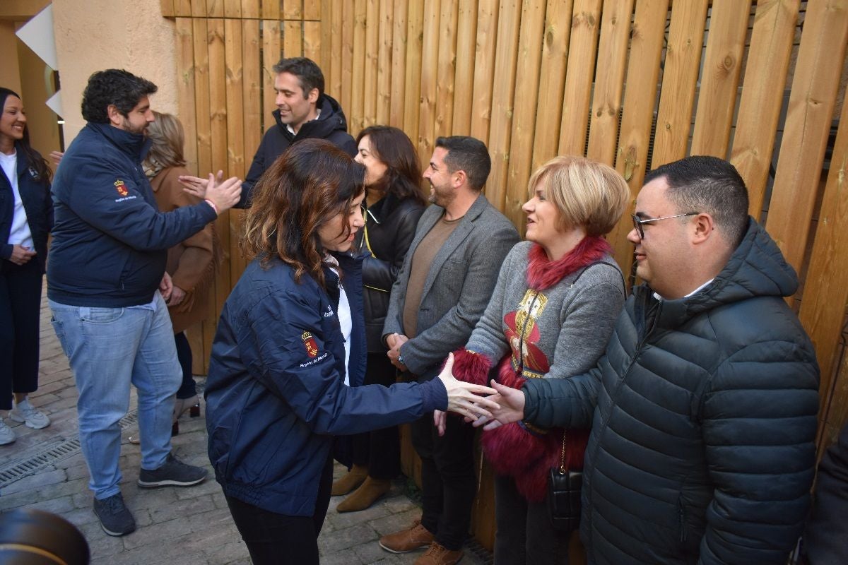 Imágenes de la visita de Díaz Ayuso - I Centro de Acogida