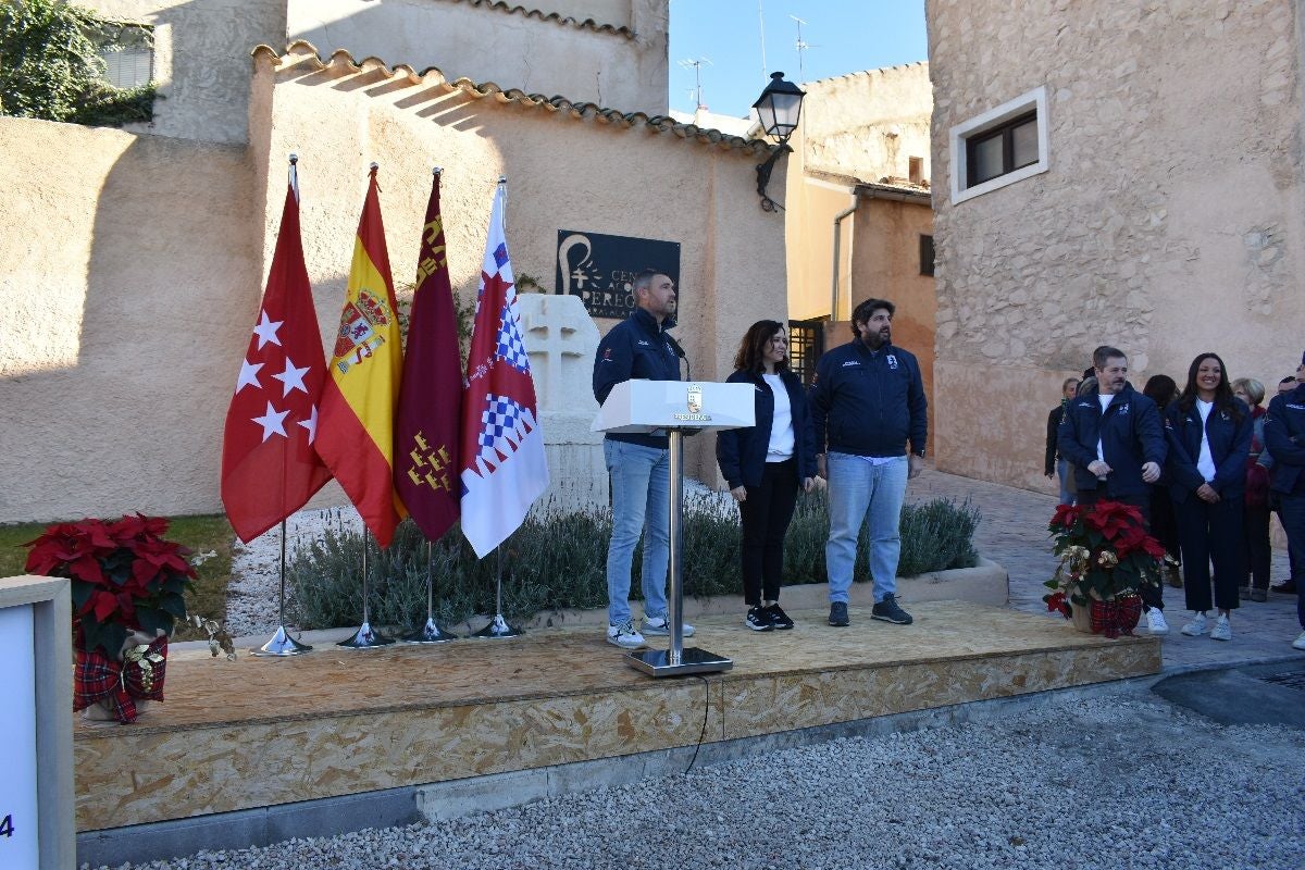 Imágenes de la visita de Díaz Ayuso - I Centro de Acogida