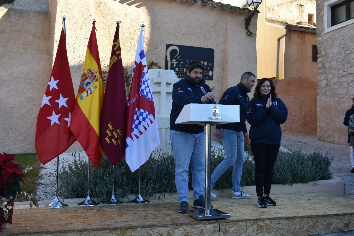 Imágenes de la visita de Díaz Ayuso - I Centro de Acogida