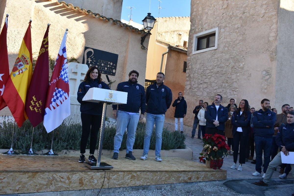 Imágenes de la visita de Díaz Ayuso - I Centro de Acogida