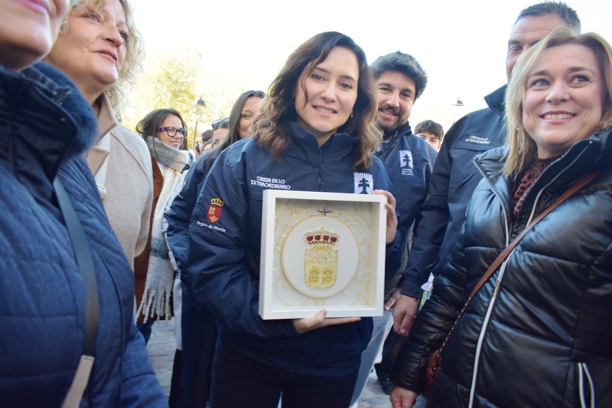 Imágenes de la visita de Díaz Ayuso - I Centro de Acogida